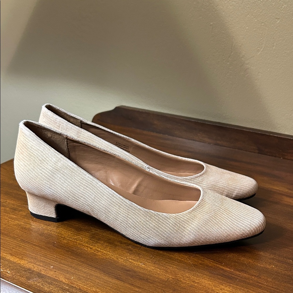 Array Beige Women's Heels